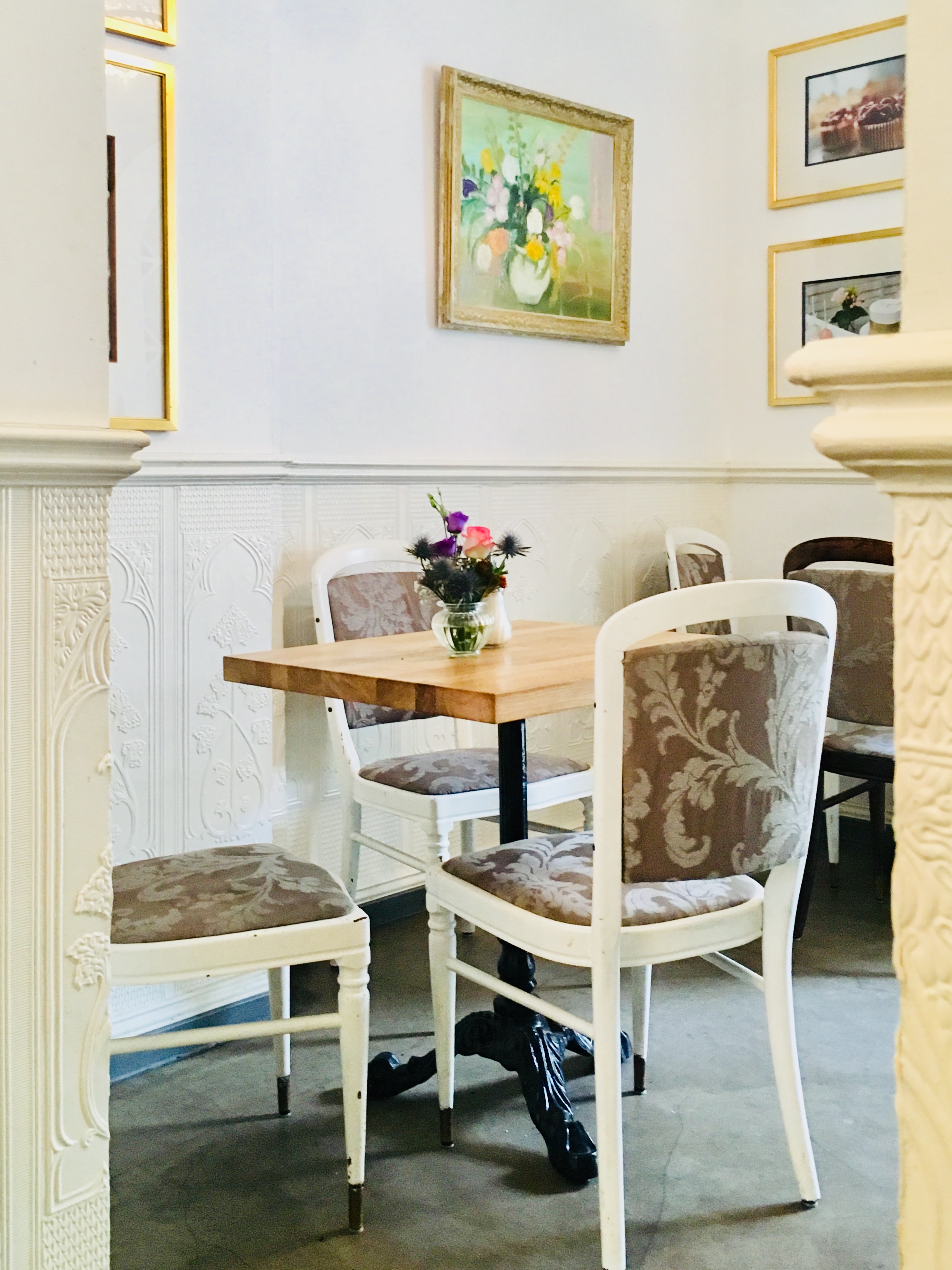Sugar Tinged Smiles: Dale’s Cake Café