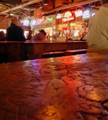 Gruene Hall: A Snake.  A Beer.  A Memory.